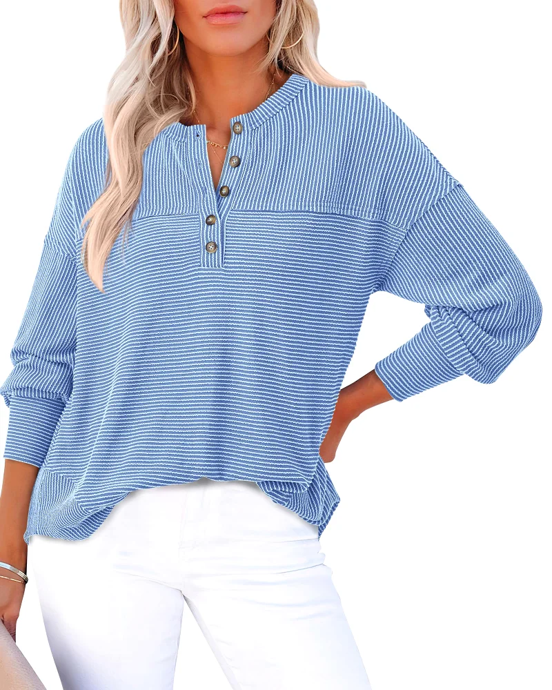 KIRUNDO Ribbed V-Neck Henley Shirt in Light Blue
