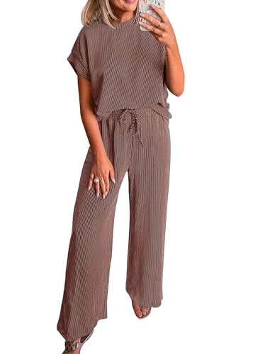 KIRUNDO Textured Tee and Pant Lounge Set in Brown