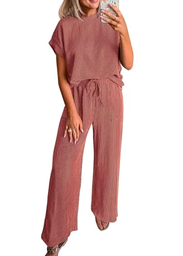 KIRUNDO Textured Tee and Pant Lounge Set in Rust Red