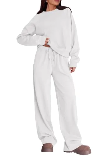 KIRUNDO Straight Leg Sweatsuit Set in White