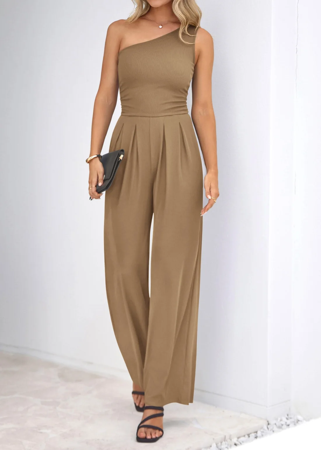 KIRUNDO One-Shoulder Jumpsuit in Khaki, view 4